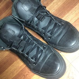 Black converse hightops